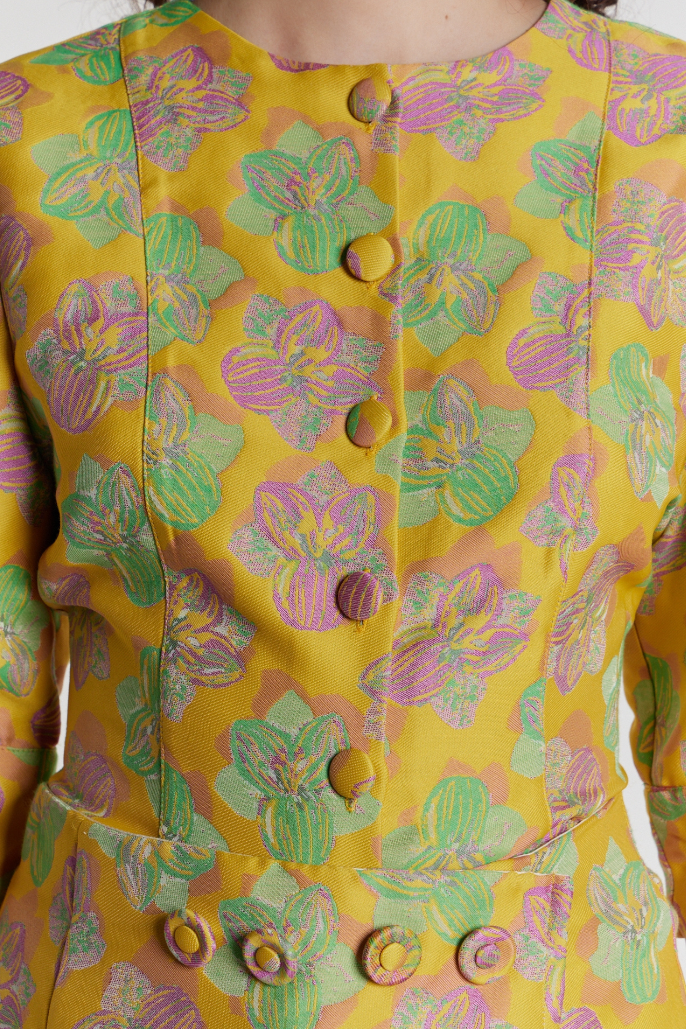 Blouse florale jaune, rose et vert clair avec manches bouffantes