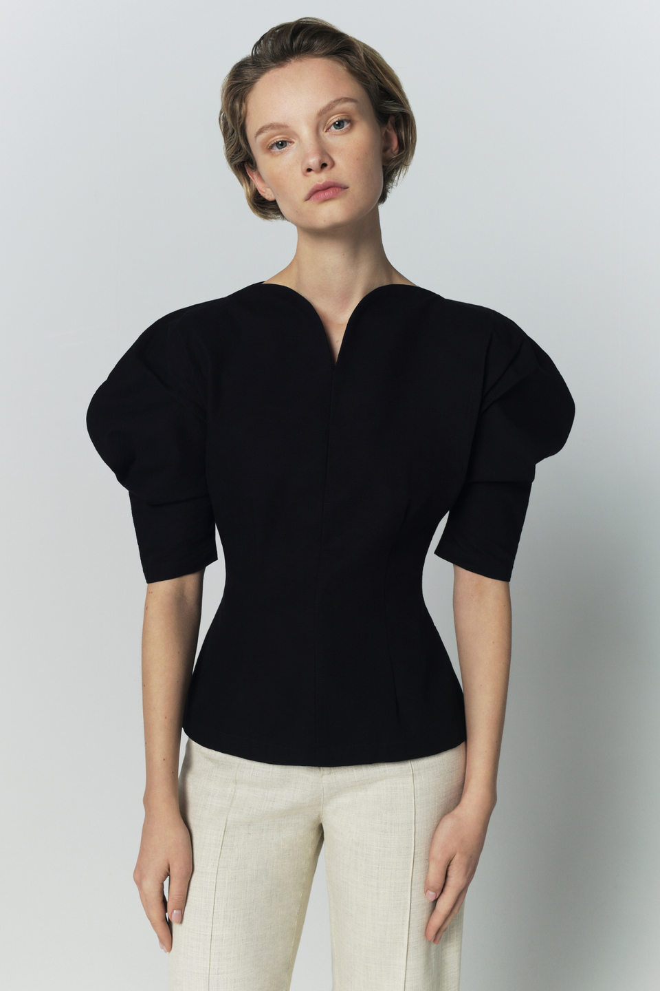 Black cotton sculptural top with puffed sleeves – DESTREE