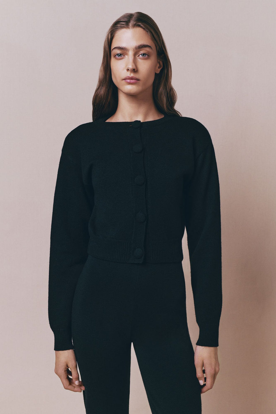 Black buttoned cropped cardigan – DESTREE
