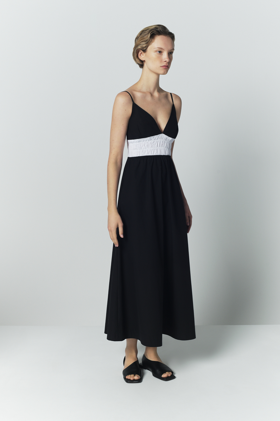 black cotton poplin dress Black cotton poplin summer dress with gathered waist detail