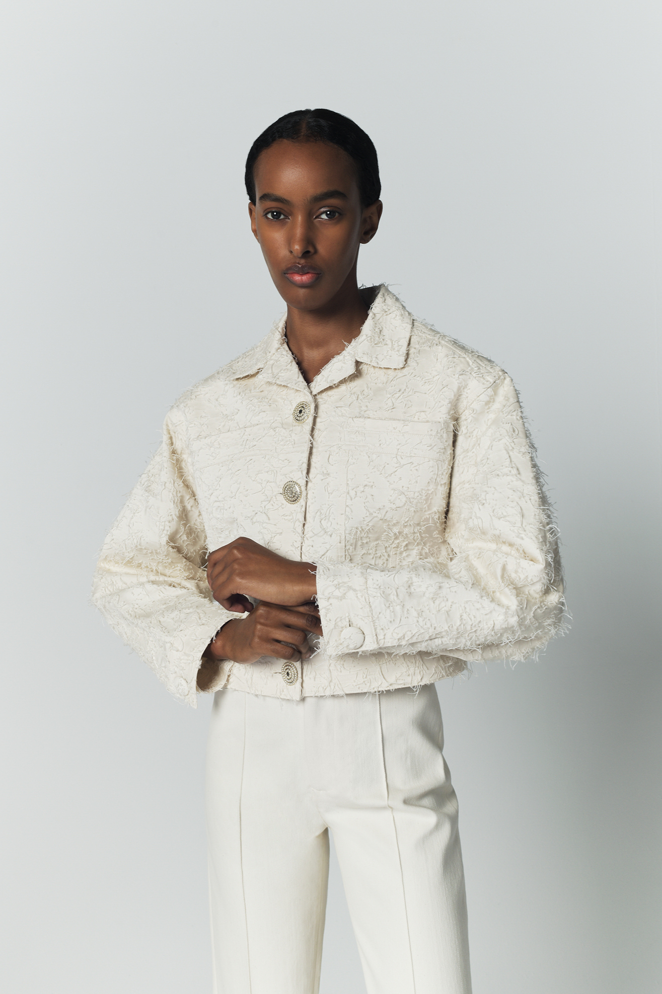 Destree Jacket Ivory cropped cotton jacket with textured thread finish – DESTREE